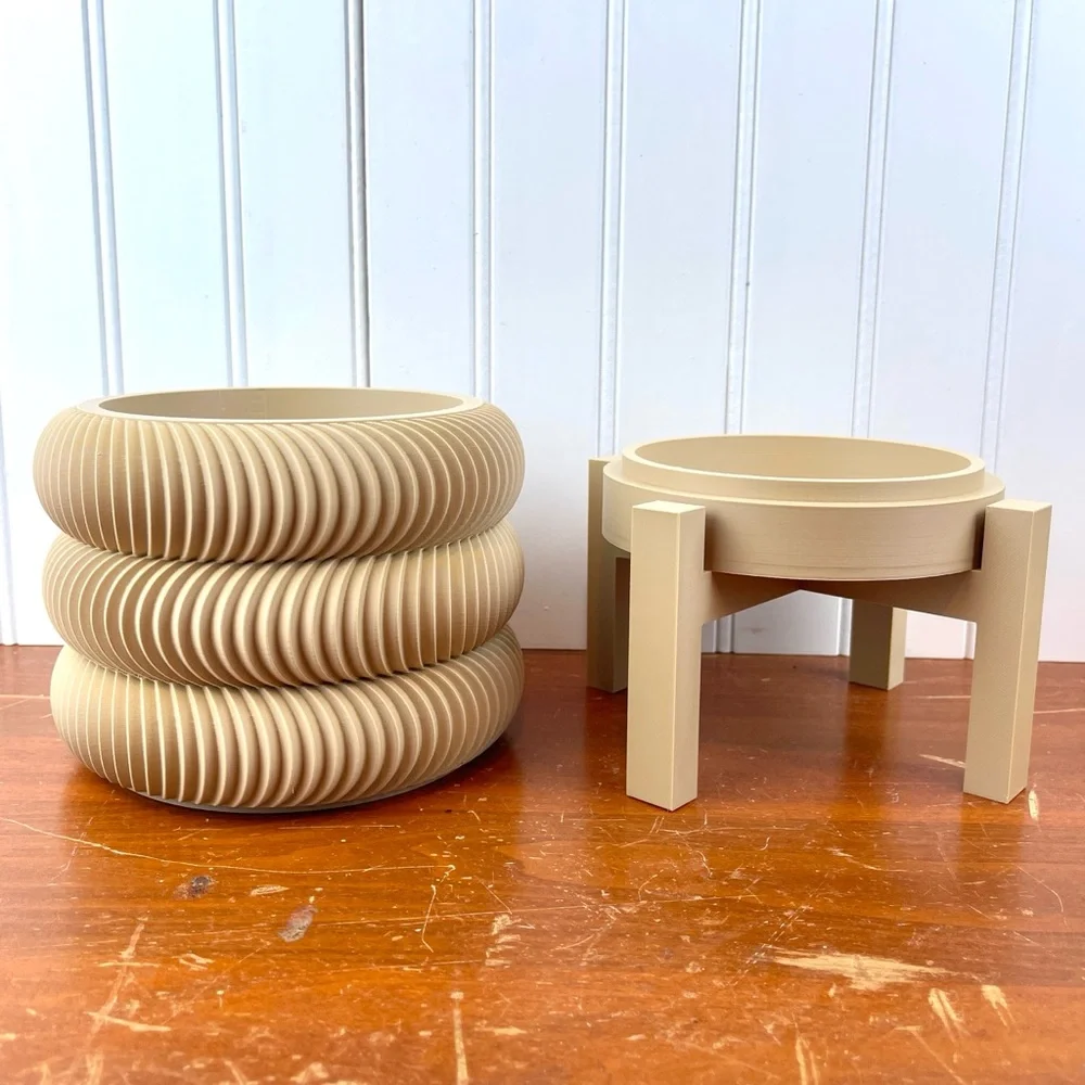 The Maro Planter Pot, Indoor Planter w/ Drainage Tray - Picture 7 of 9